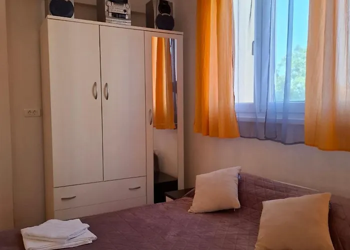 Апартаменти Nenad Пула